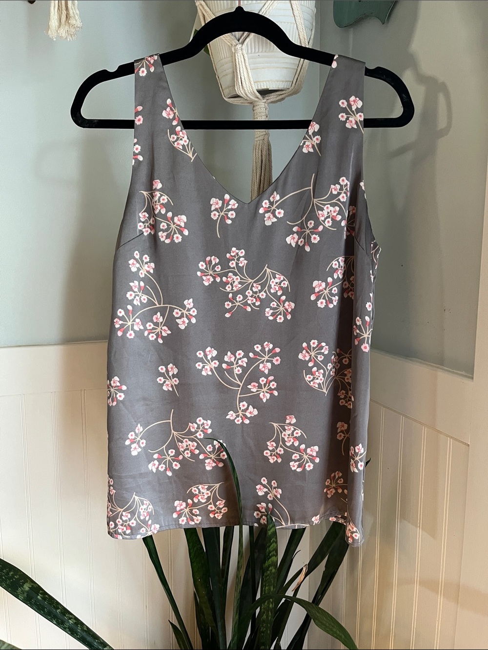 Women's Gray Floral V-Neck Tank Top with Pink Blossom Print